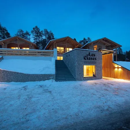 Les Ciases Dolomites 4 Apartment