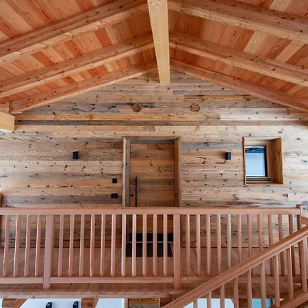 Les Ciases Dolomites 4 Apartment *