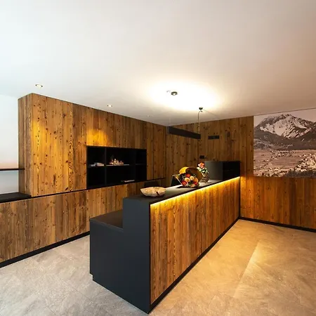 Les Ciases Dolomites 4 Apartment