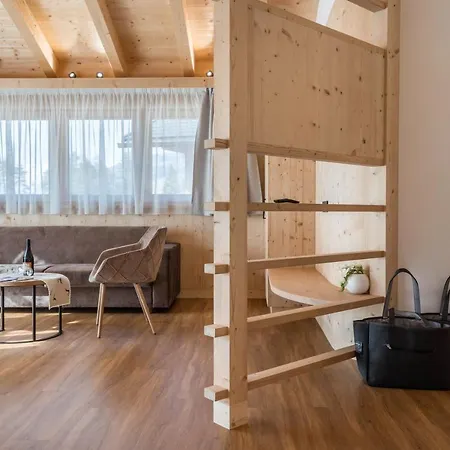 Apartment Les Ciases Dolomites 4 *
